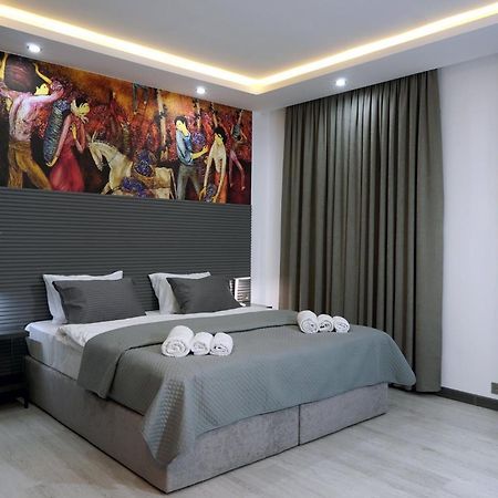 Hotel Varla Koetaisi Buitenkant foto