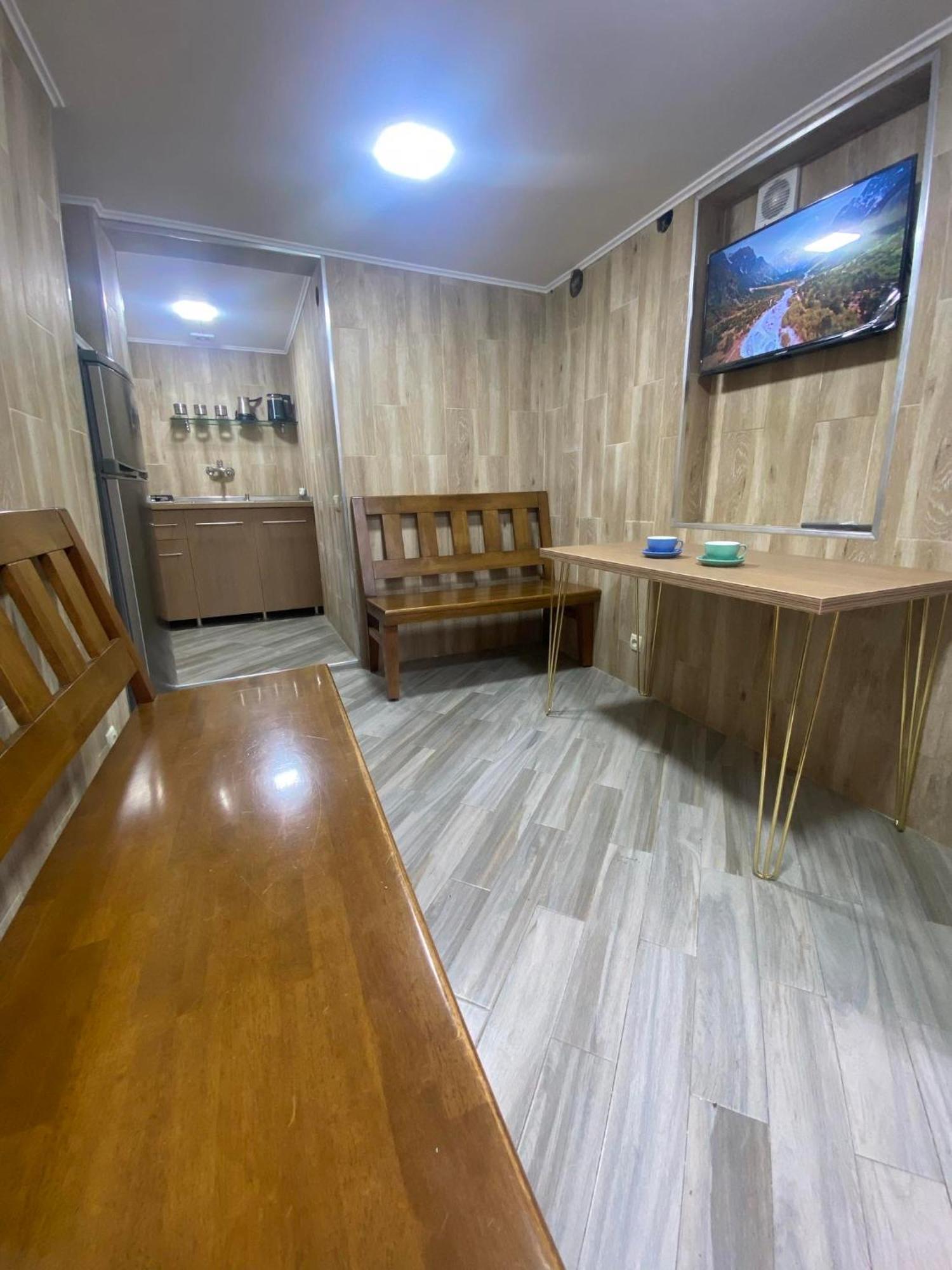 Hotel Varla Koetaisi Buitenkant foto