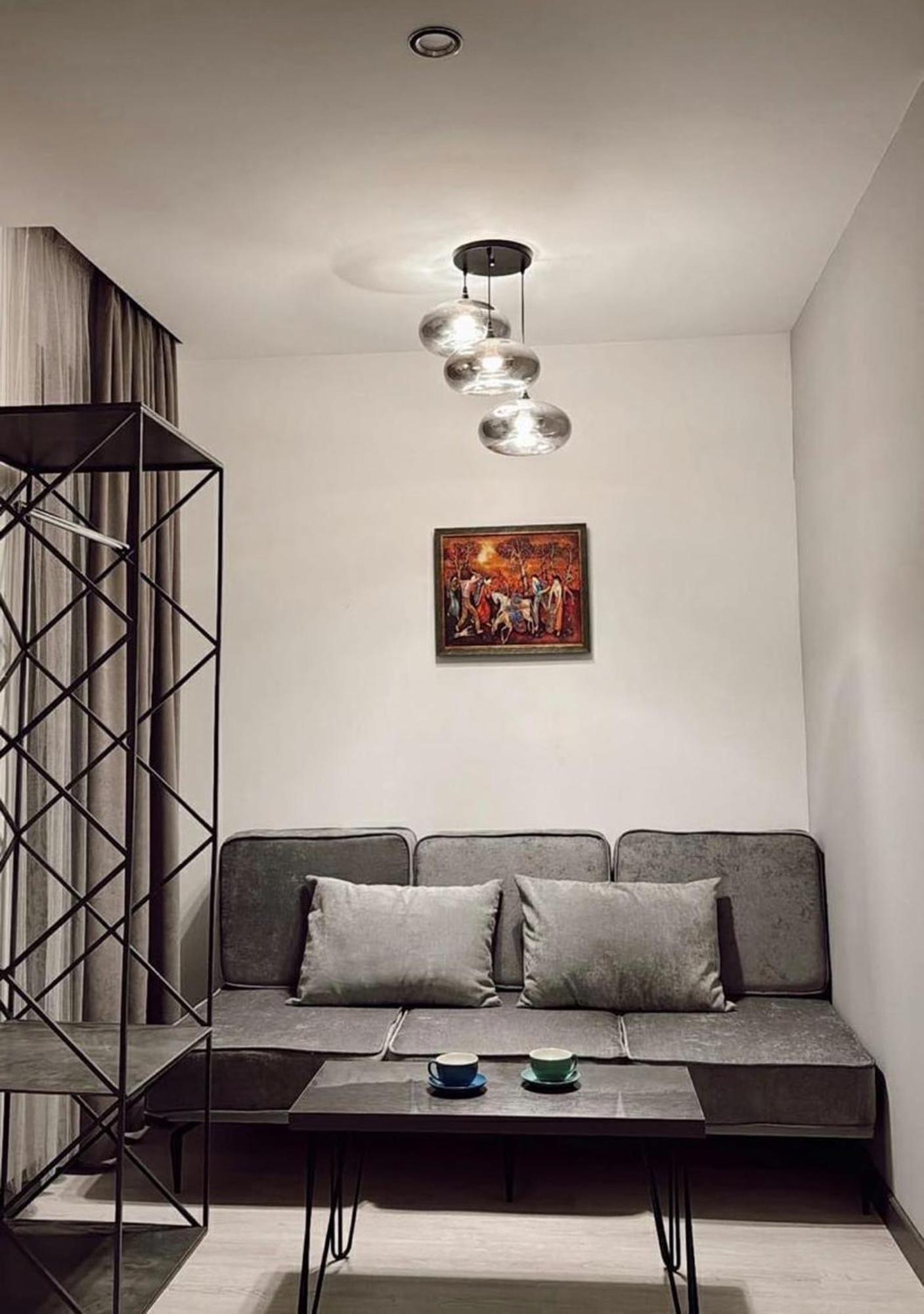 Hotel Varla Koetaisi Buitenkant foto