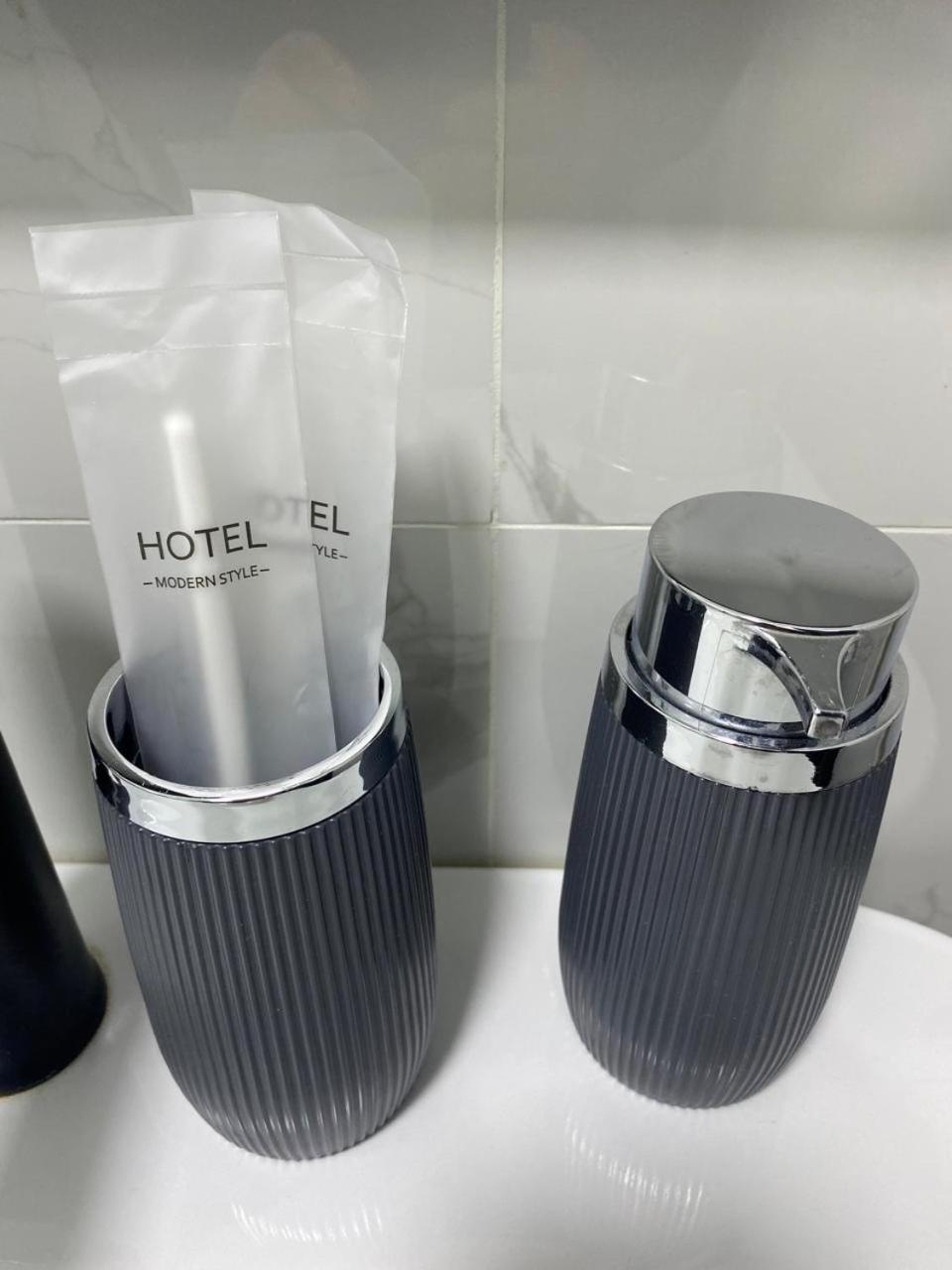 Hotel Varla Koetaisi Buitenkant foto